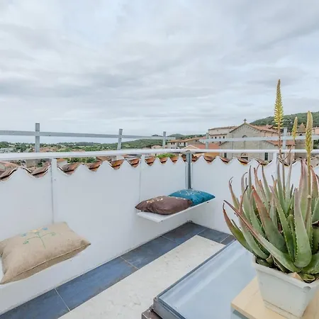 Monart Alpha And Omega - Rooftop & Privacy Apartman